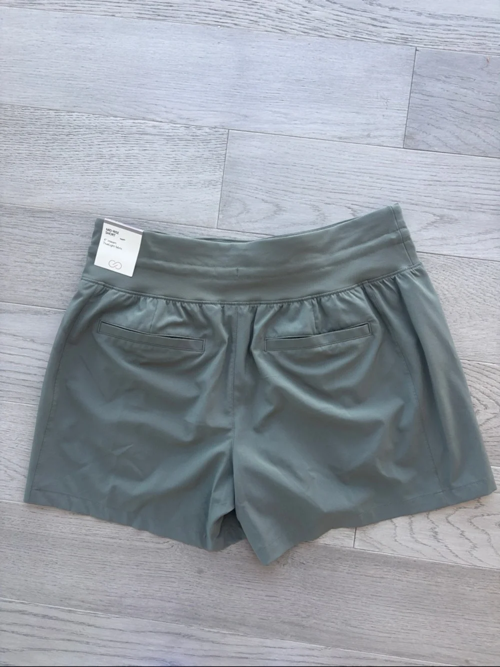Calia Truelight 4” Muted Green Shorts New Size Medium - Picture 5 of 7